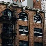 Scale con Gabbia di Sicurezza: Innovazioni nella Sicurezza del Lavoro in Altezza